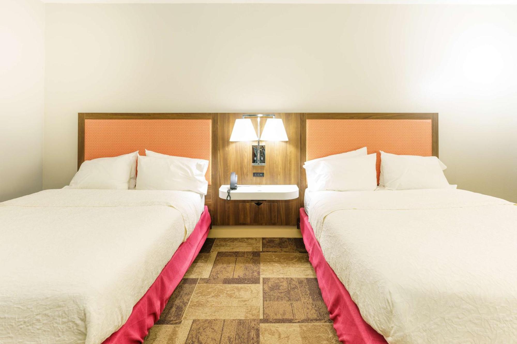 Hampton Inn Garden City Zewnętrze zdjęcie