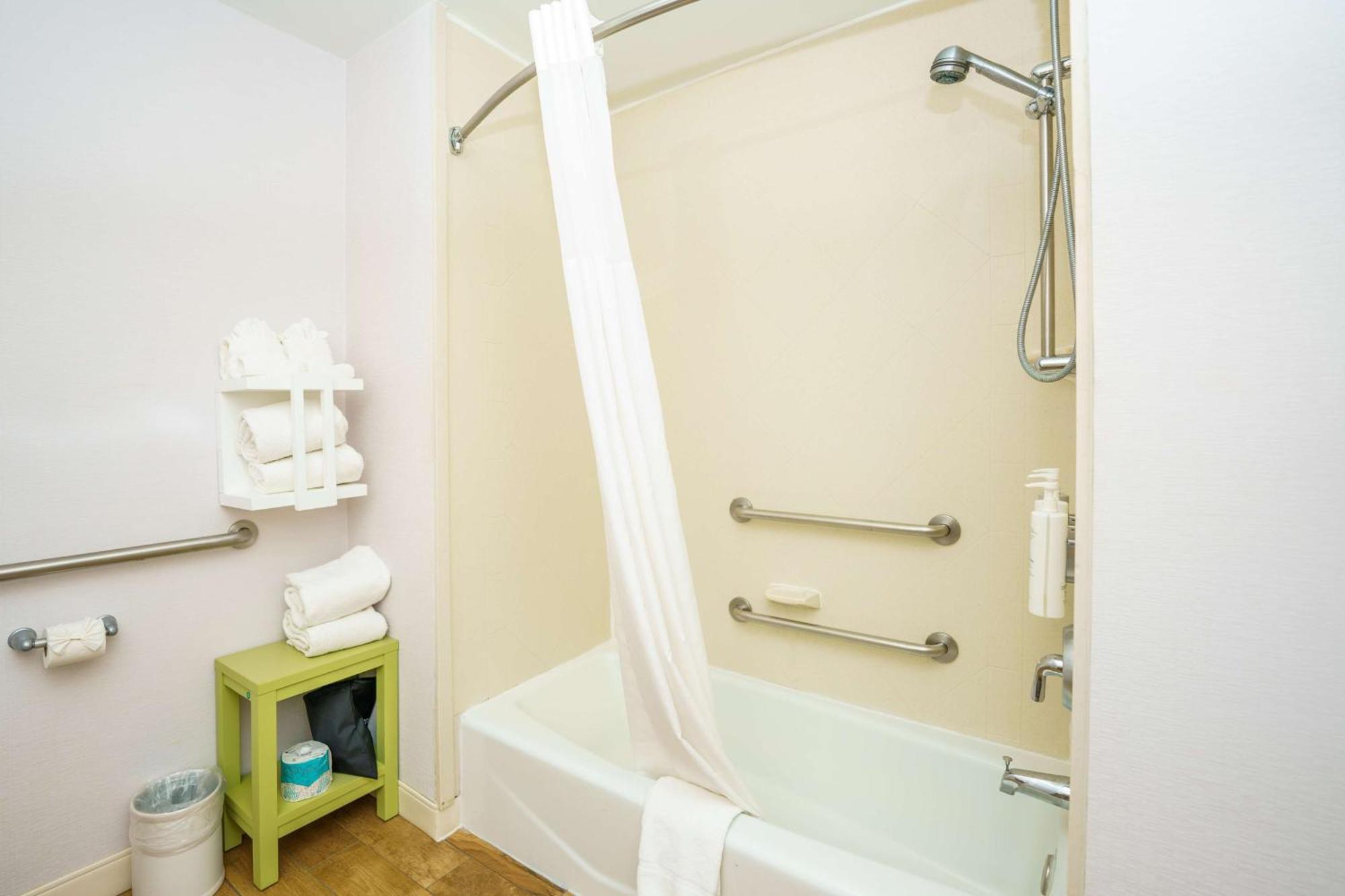 Hampton Inn Garden City Zewnętrze zdjęcie